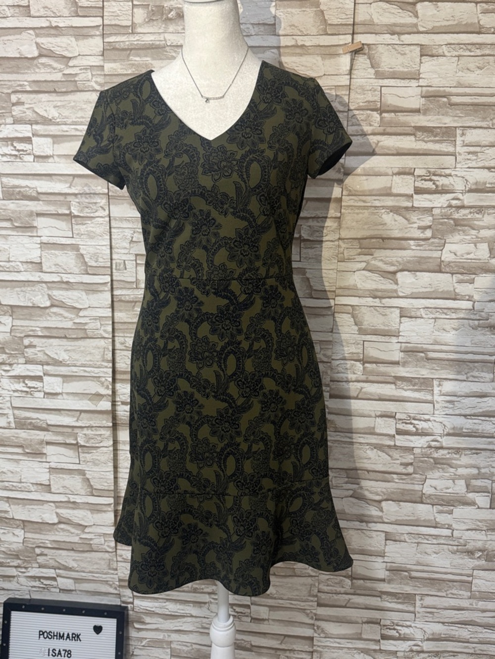 Banana Republic Petite 0 Olive Green and Black Paisley V-Neck Midi Dress
